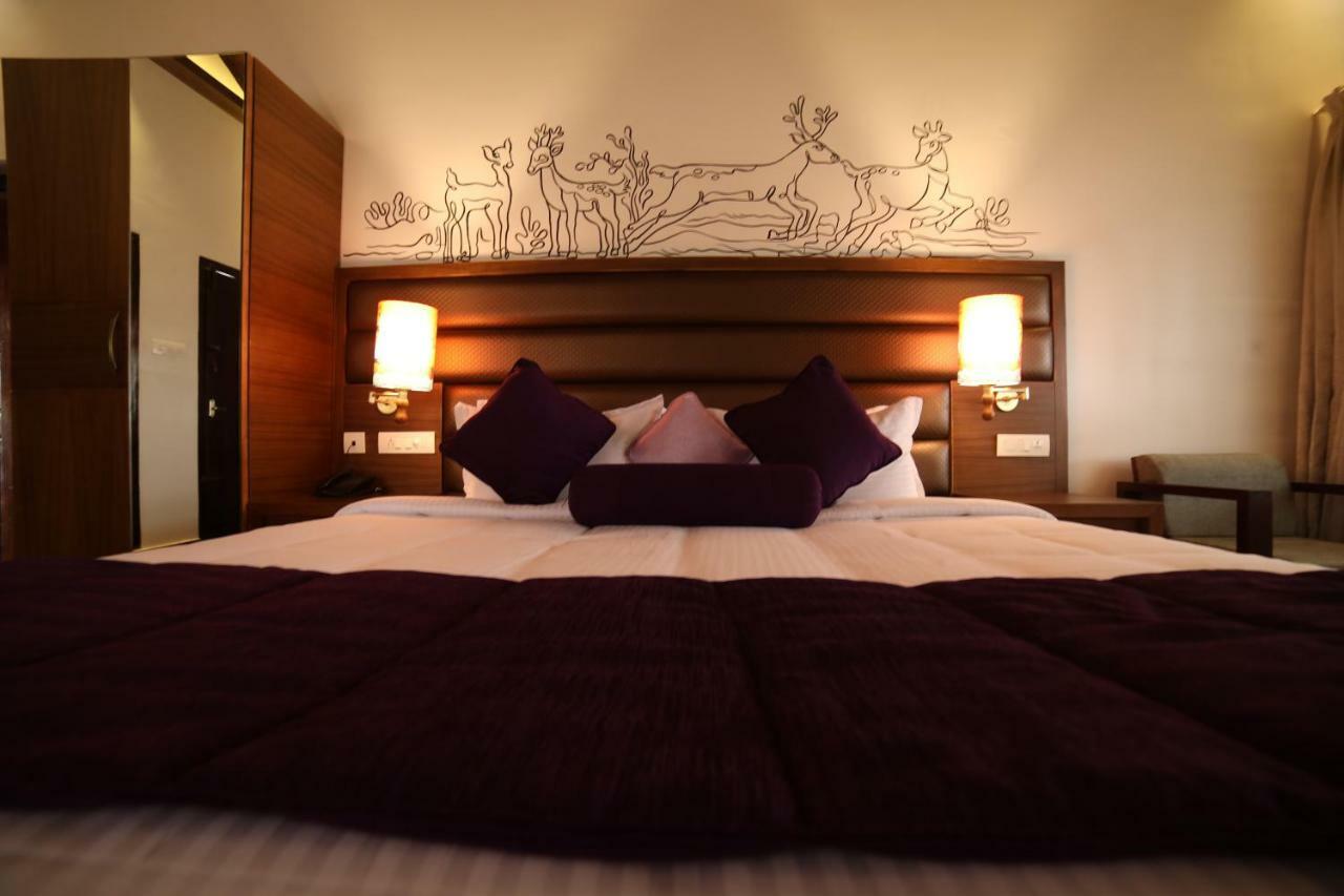 คอนทัวร์ ไอส์แลนด์ รีสอร์ต แอนด์ สปา Hotel Tariyod ภายนอก รูปภาพ