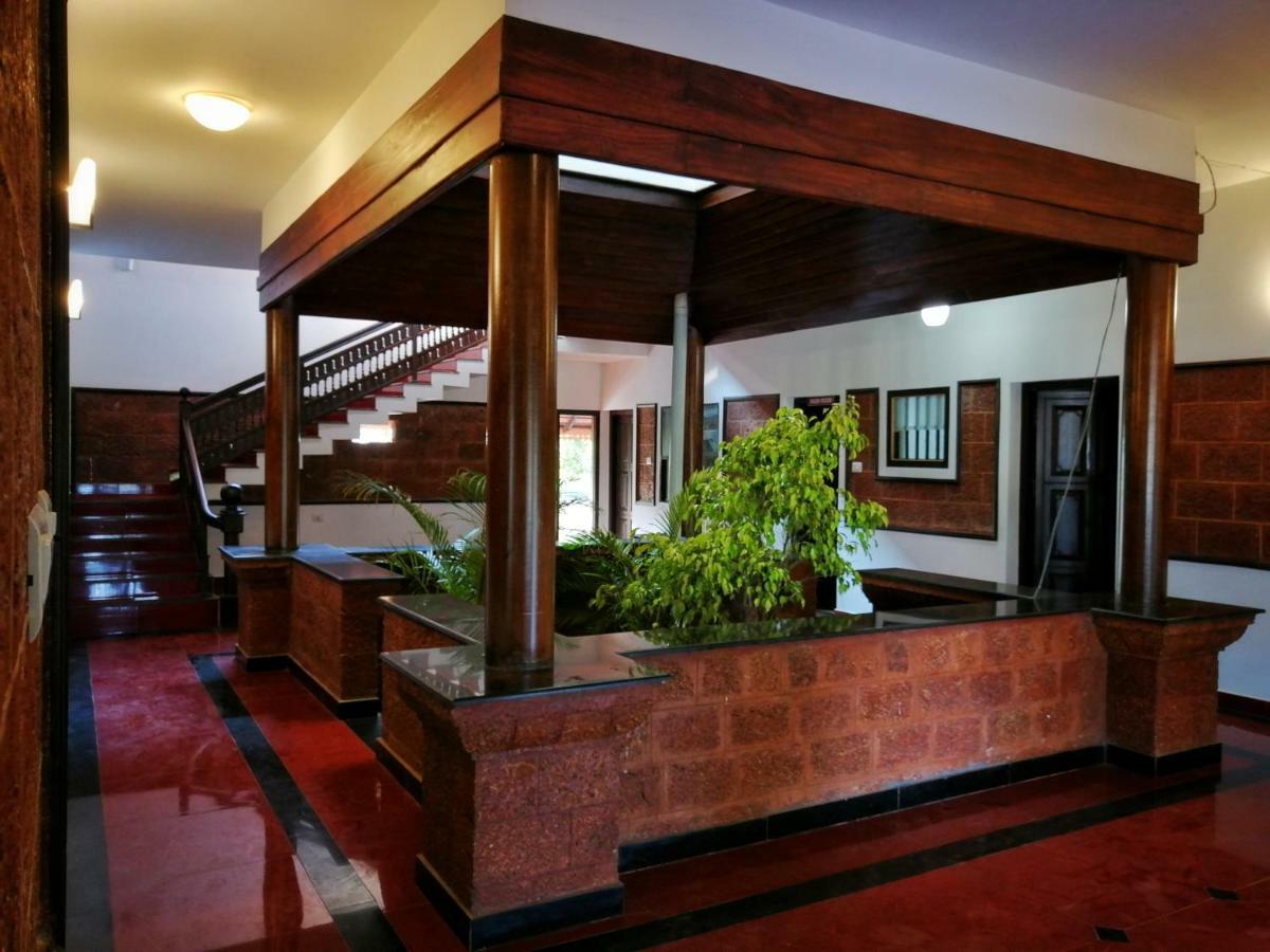 คอนทัวร์ ไอส์แลนด์ รีสอร์ต แอนด์ สปา Hotel Tariyod ภายนอก รูปภาพ